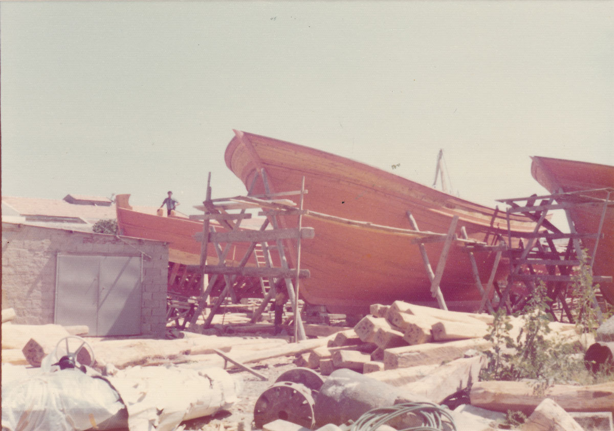 "Karavoskaro” and “trechantiri” type boats